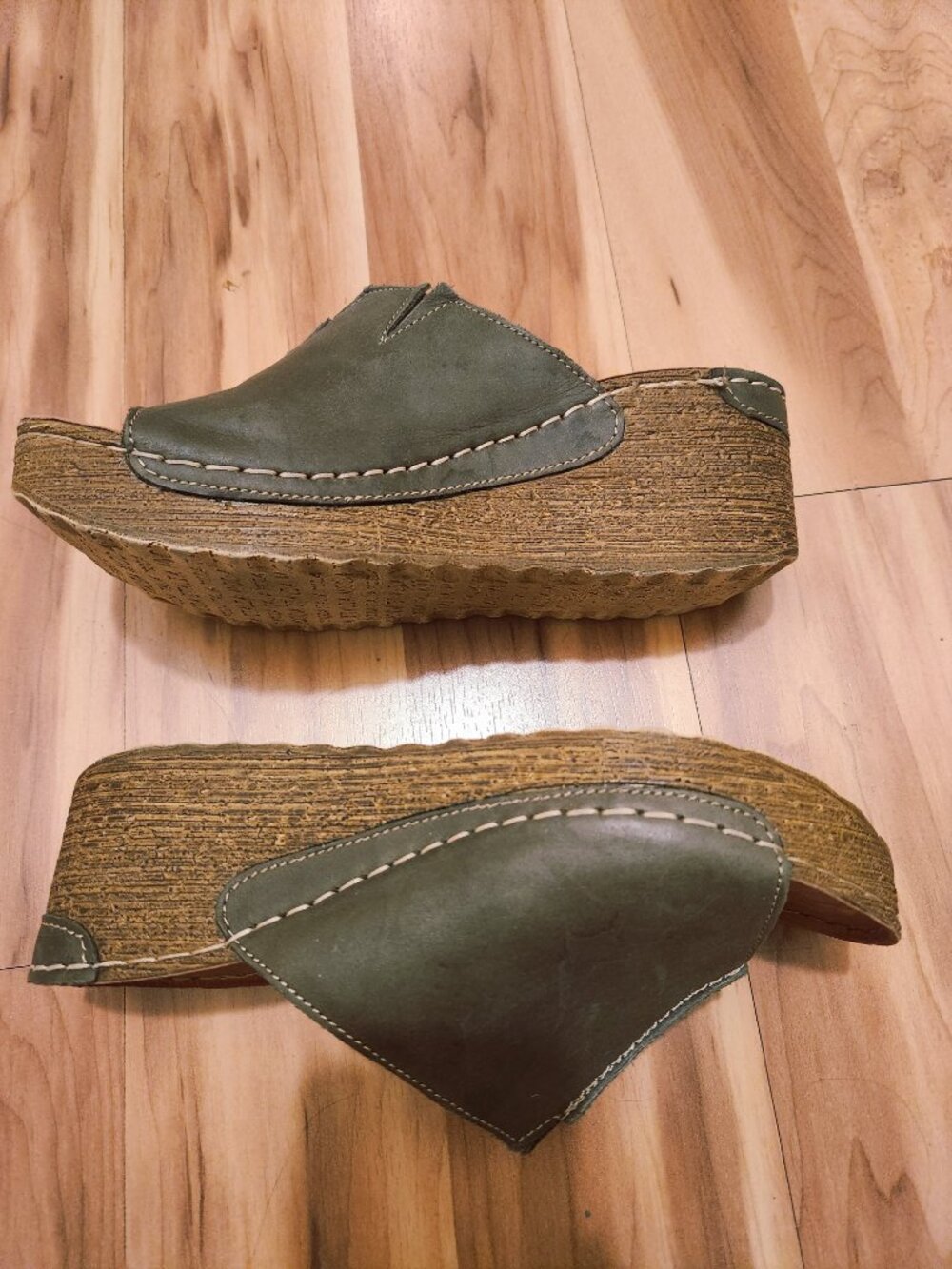 V Italia leather slip on green wedges . Size 37.